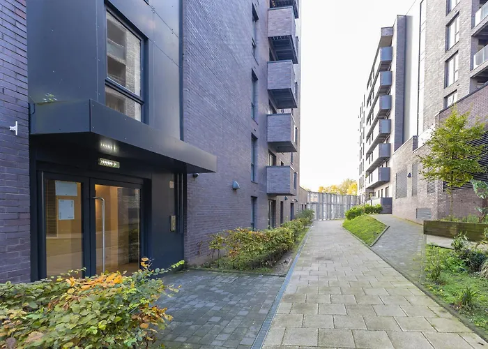 Warm 2 Bedroom 15 Min Walk To Etihad Stadium And City Center