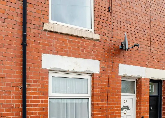 2 Min Walk Etihad Stadium & Coop Arena - 3Br, Free Parking